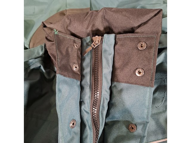 Partij overalls en jassen - afbeelding 6 van  18