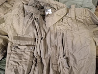 Partij overalls en jassen - afbeelding 16 van  18