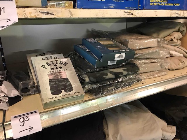 Partij overhemden en divers - afbeelding 1 van  4