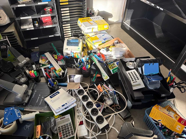 Partij overige kantoorinventaris - afbeelding 4 van  7