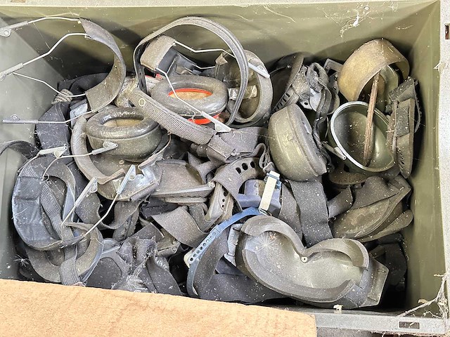 Partij overige legeruitrusting - afbeelding 5 van  9