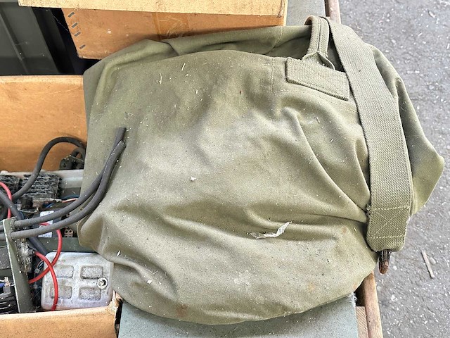 Partij overige legeruitrusting - afbeelding 8 van  9