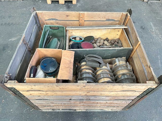 Partij overige magazijninventaris - afbeelding 1 van  7