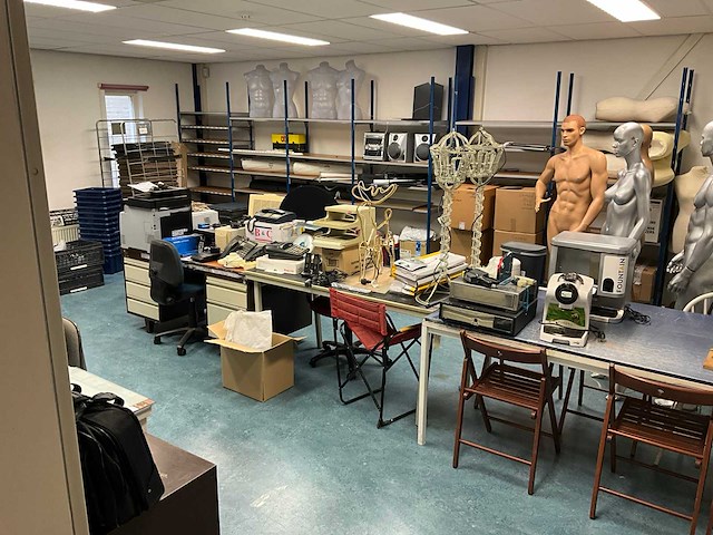 Partij overige winkel inventaris - afbeelding 1 van  66