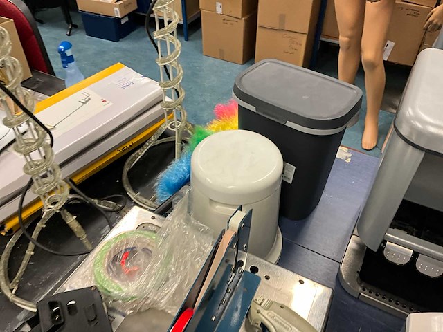 Partij overige winkel inventaris - afbeelding 54 van  66