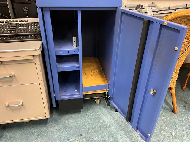 Partij overige winkel inventaris - afbeelding 56 van  66