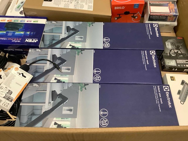 Partij overstockgoederen merken o.a. nedis, briloner en asus - afbeelding 1 van  2