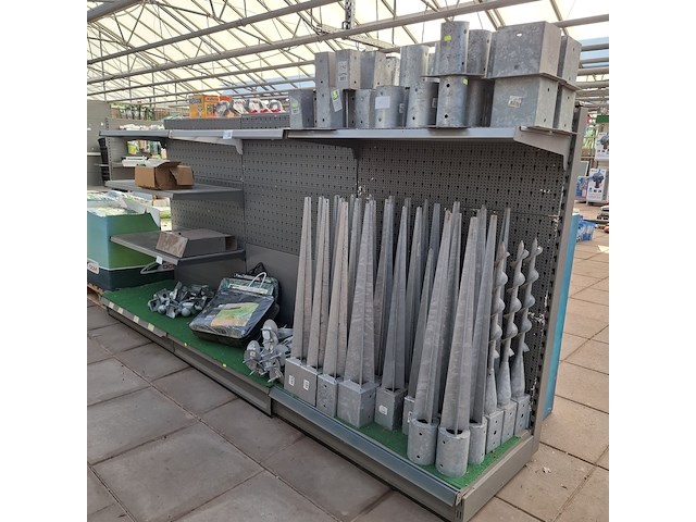 Partij paalhouders o.a. hillhout - afbeelding 1 van  16