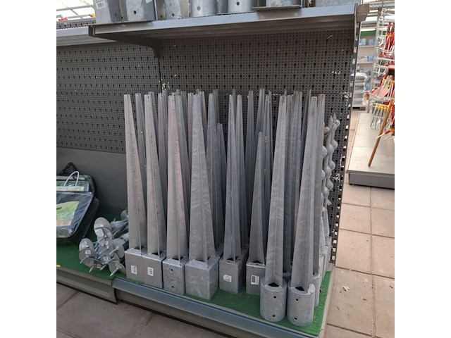 Partij paalhouders o.a. hillhout - afbeelding 9 van  16