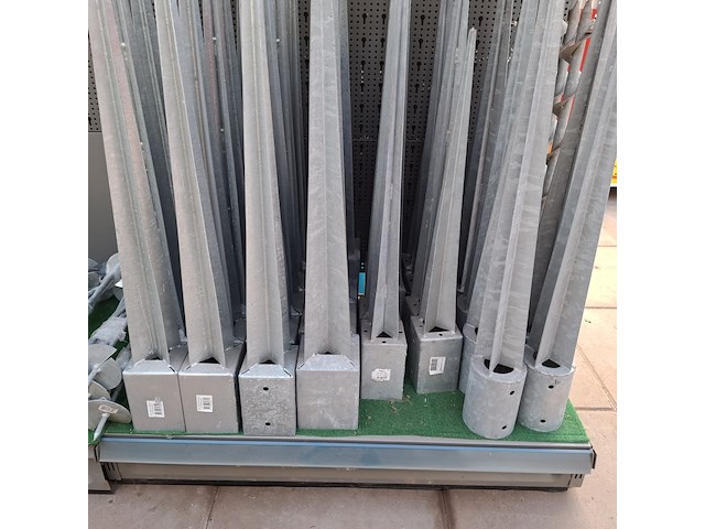 Partij paalhouders o.a. hillhout - afbeelding 12 van  16