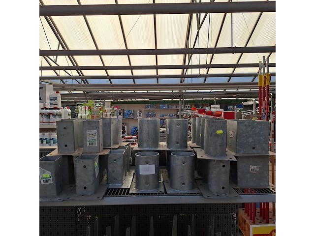 Partij paalhouders o.a. hillhout - afbeelding 13 van  16