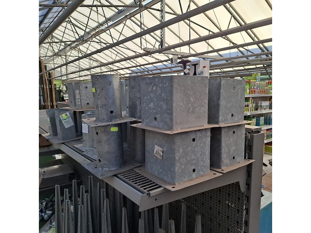 Partij paalhouders o.a. hillhout - afbeelding 14 van  16