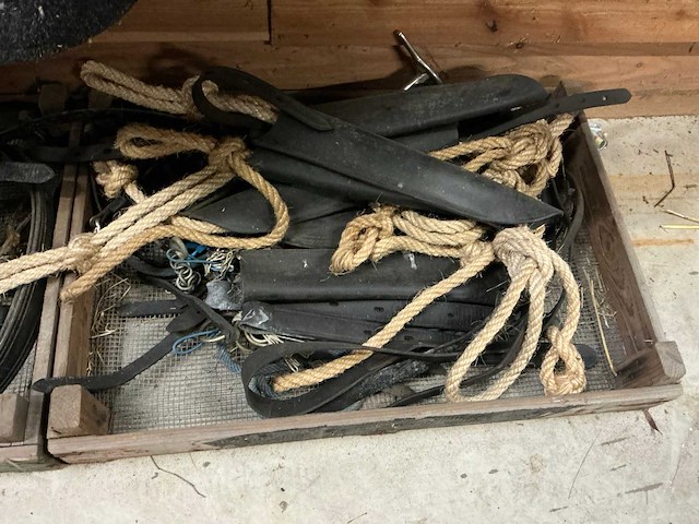 Partij paardenaccessoires - afbeelding 2 van  7
