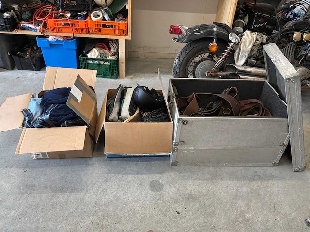 Partij paardrij accessoires - afbeelding 1 van  12