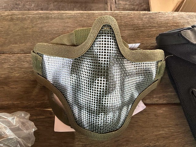 Partij paintball beschemingsmaterialen - afbeelding 3 van  9