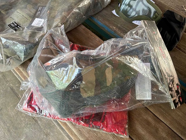 Partij paintball beschemingsmaterialen - afbeelding 5 van  9