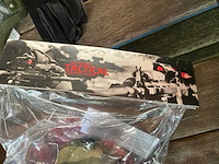 Partij paintball beschemingsmaterialen - afbeelding 6 van  9