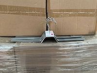 Partij pallet levivo clothing hangers dark grey (720x) - afbeelding 2 van  3