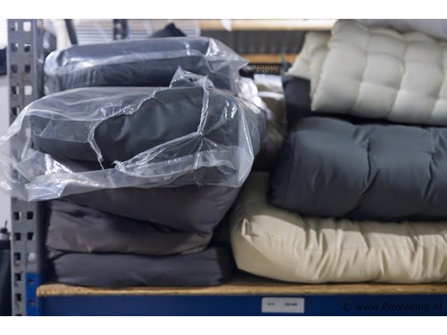 Partij palletbank kussens - afbeelding 1 van  3