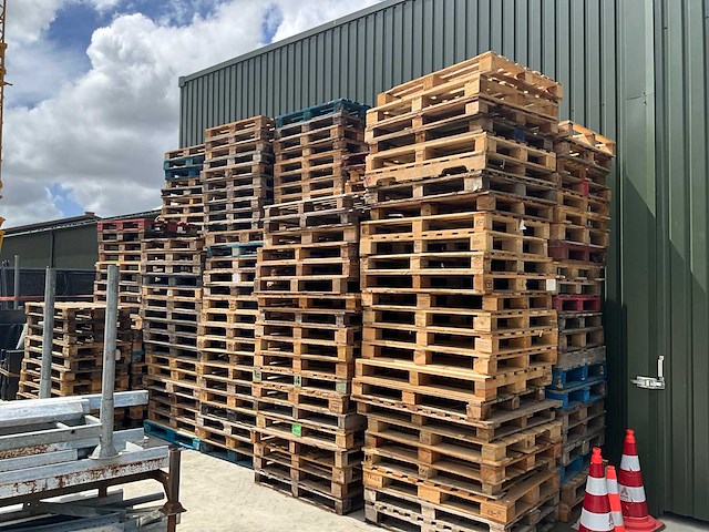 Partij pallets (circa 150) - afbeelding 1 van  5