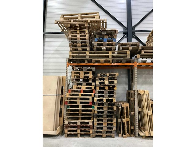 Partij pallets en bokken - afbeelding 4 van  8