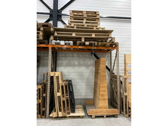 Partij pallets en bokken - afbeelding 5 van  8