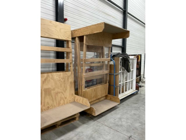 Partij pallets en bokken - afbeelding 7 van  8