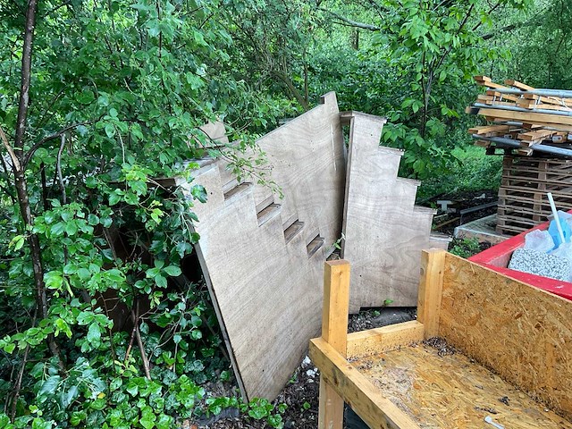 Partij pallets en kisten - afbeelding 3 van  16