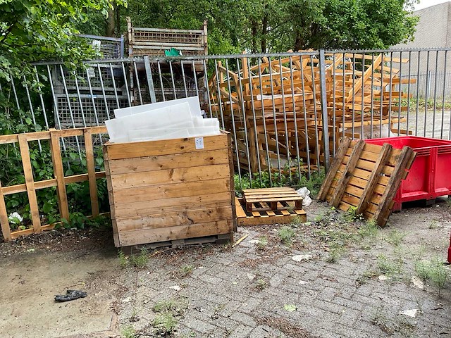 Partij pallets en kisten - afbeelding 6 van  16
