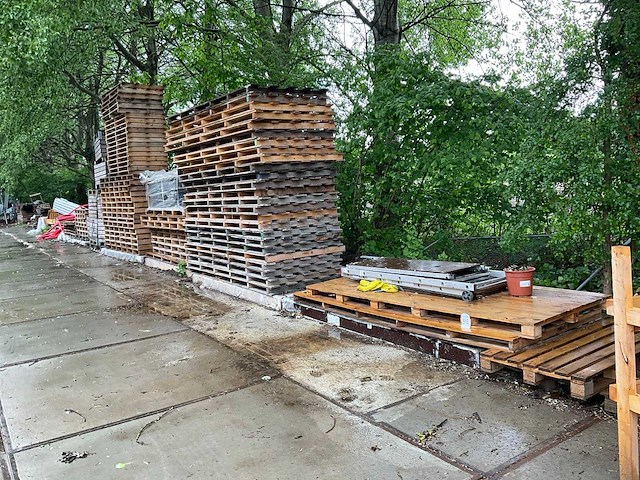 Partij pallets en kisten - afbeelding 1 van  16