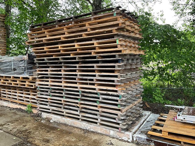 Partij pallets en kisten - afbeelding 15 van  16