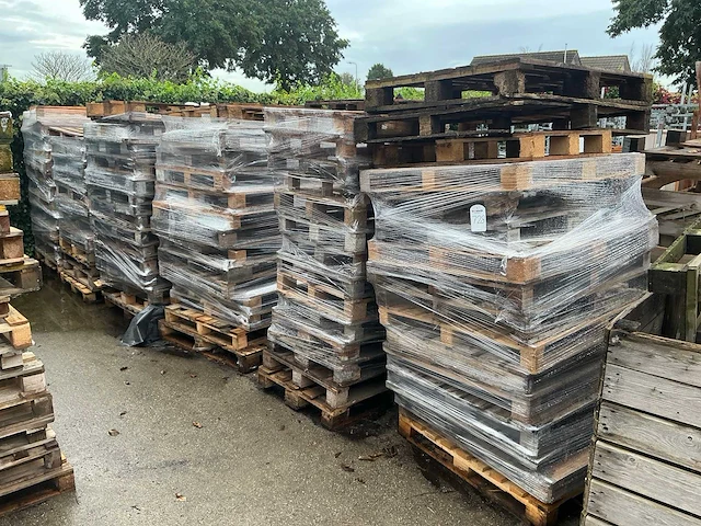 Partij pallets en resthout - afbeelding 2 van  7