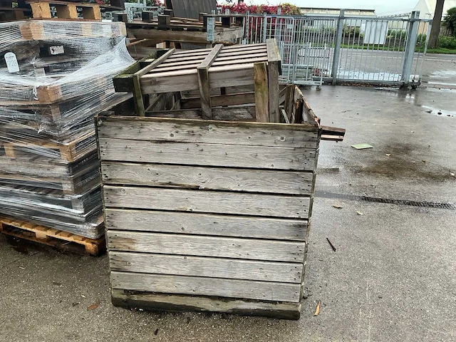 Partij pallets en resthout - afbeelding 3 van  7