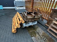 Partij pallets, oud ijzer en diversen - afbeelding 6 van  6