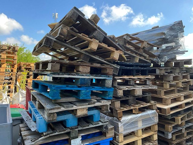 Partij pallets - afbeelding 7 van  9