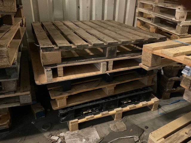 Partij pallets - afbeelding 1 van  1