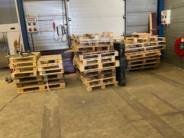 Partij pallets - afbeelding 1 van  5