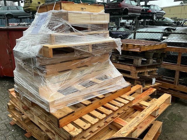 Partij pallets - afbeelding 8 van  8