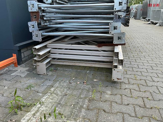 Partij palletstelling - 24x102 - afbeelding 13 van  13