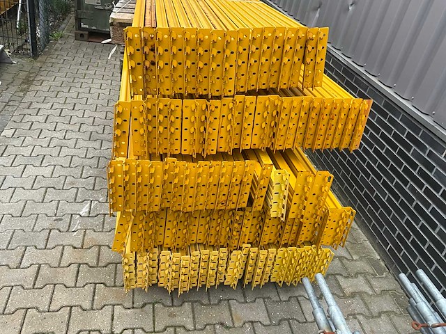 Partij palletstelling liggers - afbeelding 3 van  5