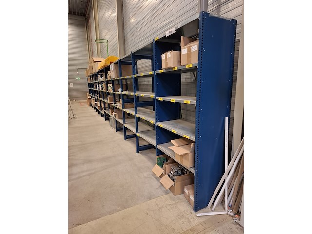 Partij palletstelling met gangpad geleiding - afbeelding 3 van  13