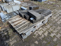 Partij pallisade blokken en u-stenen - afbeelding 2 van  8