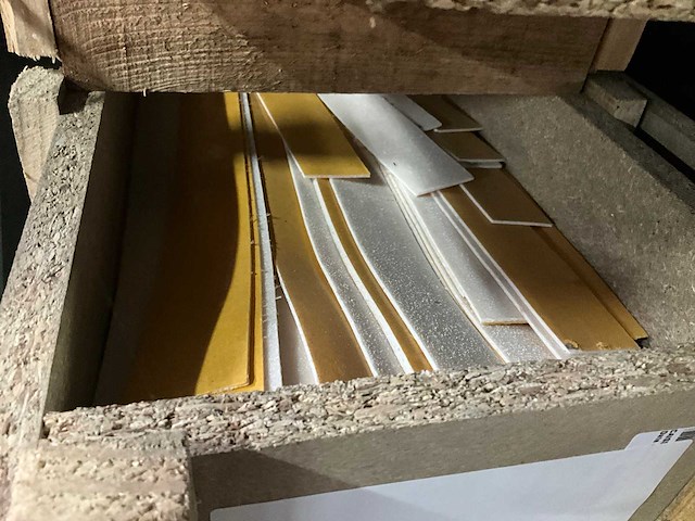 Partij palusol brandwerende afdichting plakstrips - afbeelding 3 van  11