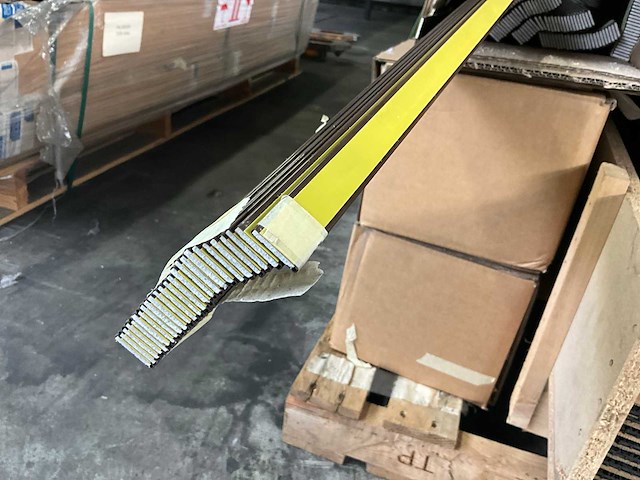 Partij palusol brandwerende afdichting plakstrips - afbeelding 5 van  11