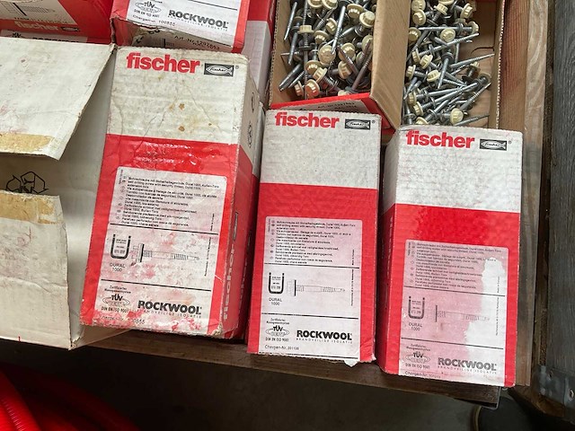 Partij paneel en betonschroeven en pluggen - afbeelding 3 van  4