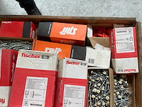 Partij paneel en betonschroeven en pluggen - afbeelding 4 van  4