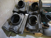 Partij pannen met uitloop sparingen - afbeelding 1 van  2