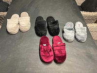 Partij pantoffels - afbeelding 1 van  8