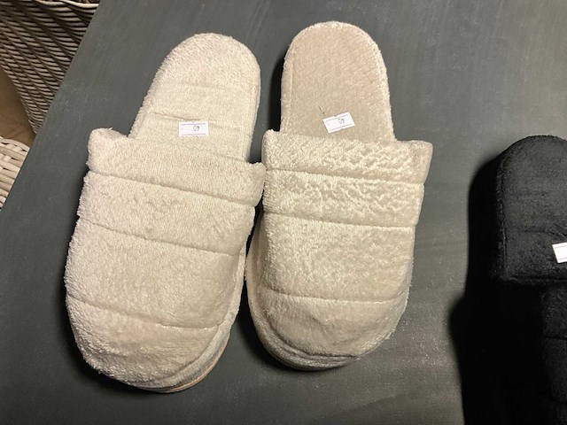 Partij pantoffels - afbeelding 5 van  8