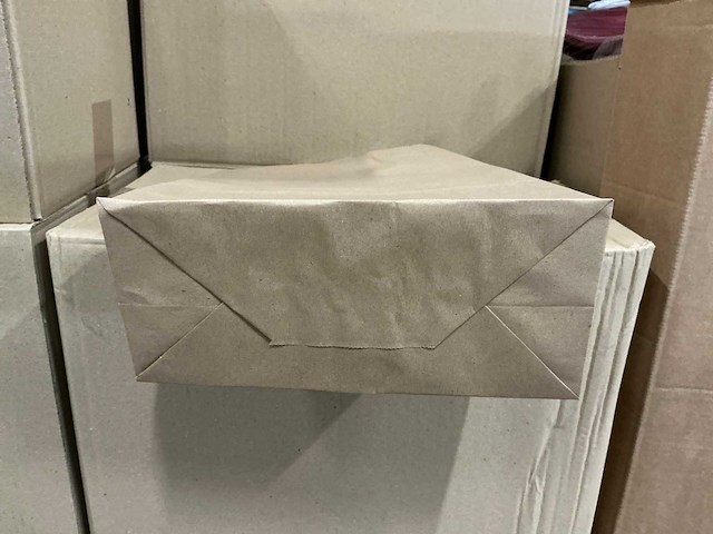 Partij paper bags brown flat handles 22+10x36cm (10500x) - afbeelding 2 van  5